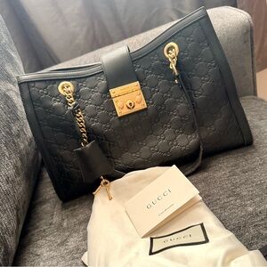 GUCCI Guccissima Medium Black Leather Padlock Tote